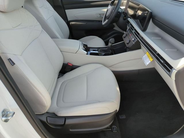 Used 2026 White Hyundai SE image 18