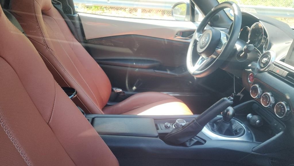 Used 2023 Silver Mazda Grand Touring image 6
