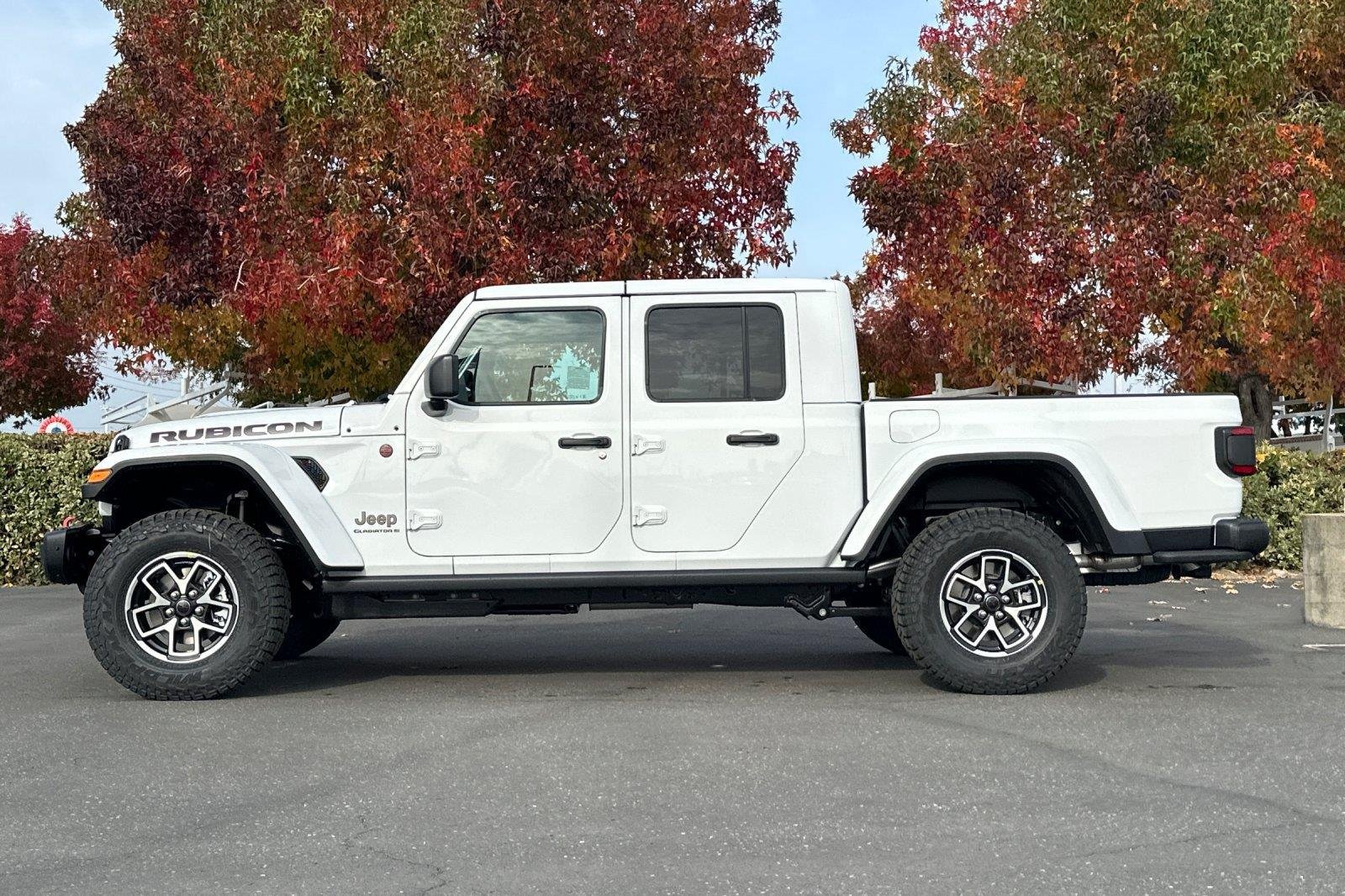 New 2026 Bright White Clearcoat Jeep Rubicon X image 7