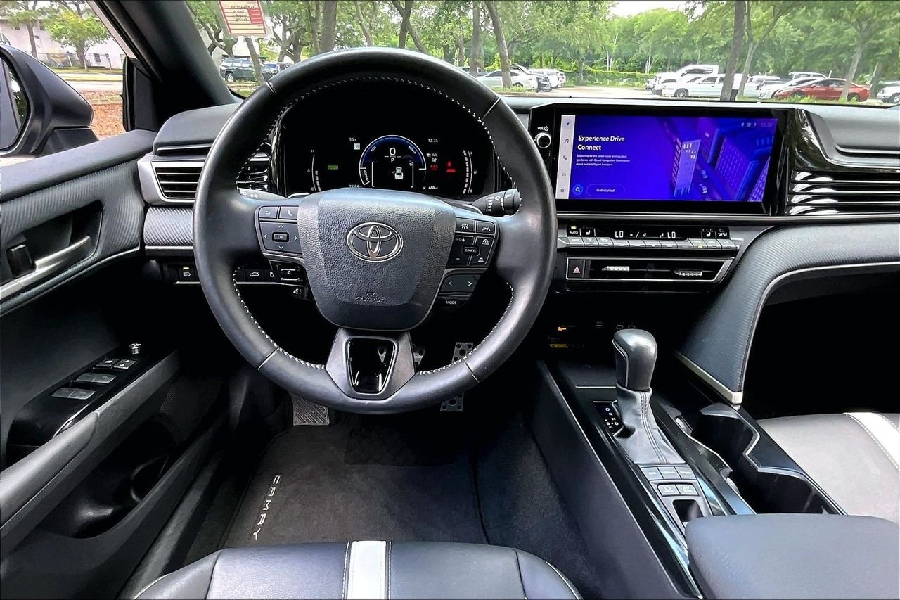 Certified Used 2025  Toyota SE image 8