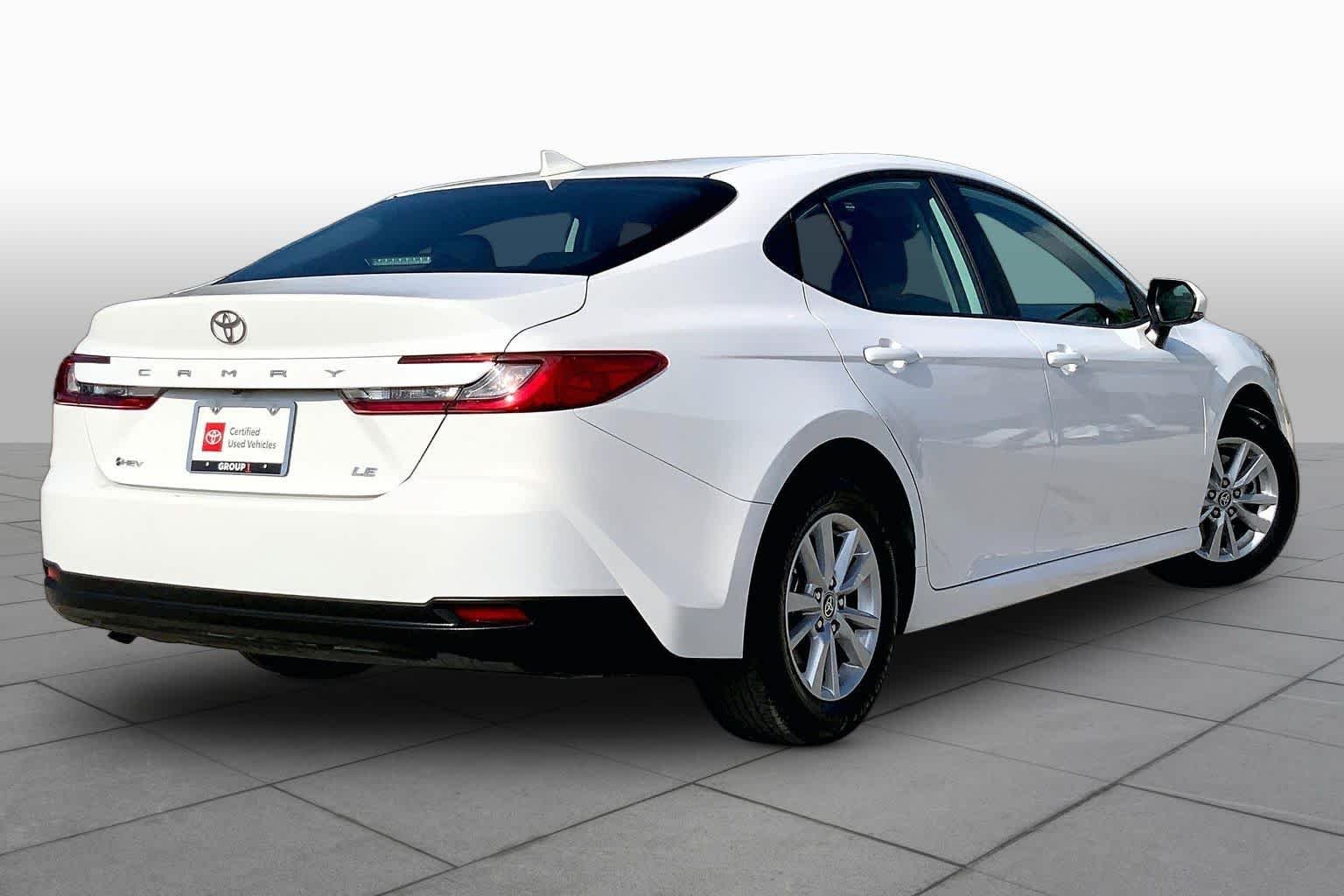 Used 2025 Ice Cap Toyota LE image 13