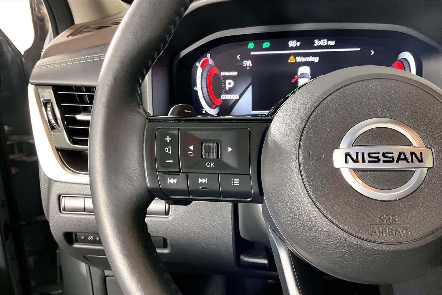 Used 2021 Boulder Gray Pearl/Super Black Nissan Platinum image 22