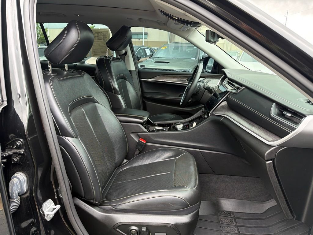Used 2022 Black Jeep Limited image 18
