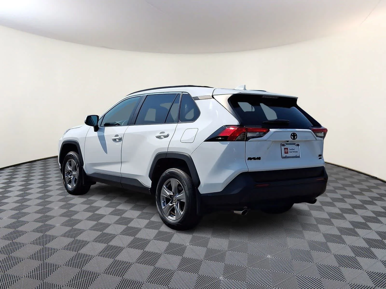 Certified Used 2024 Ice Cap Toyota XLE image 7