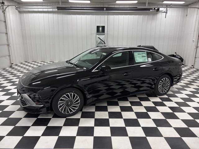 Certified Used 2026 Black Hyundai SEL image 1