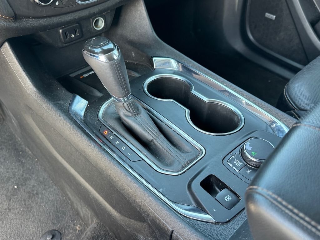 Used 2018 Beige Chevrolet Premier image 22