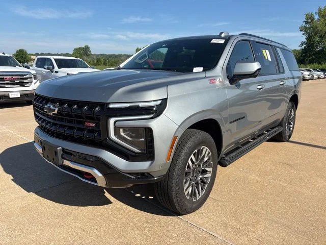 2025 Chevrolet Suburban Z71 - Photo 7