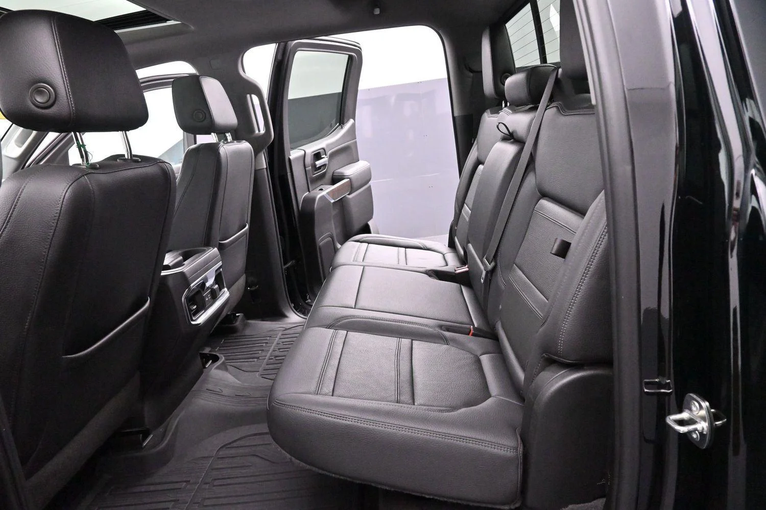 Used 2021 Onyx Black GMC Denali image 30