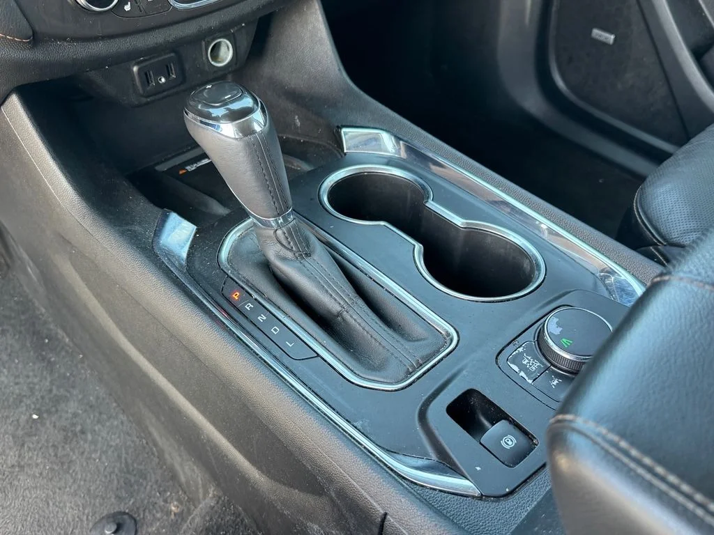 Used 2018 Beige Chevrolet Premier image 22