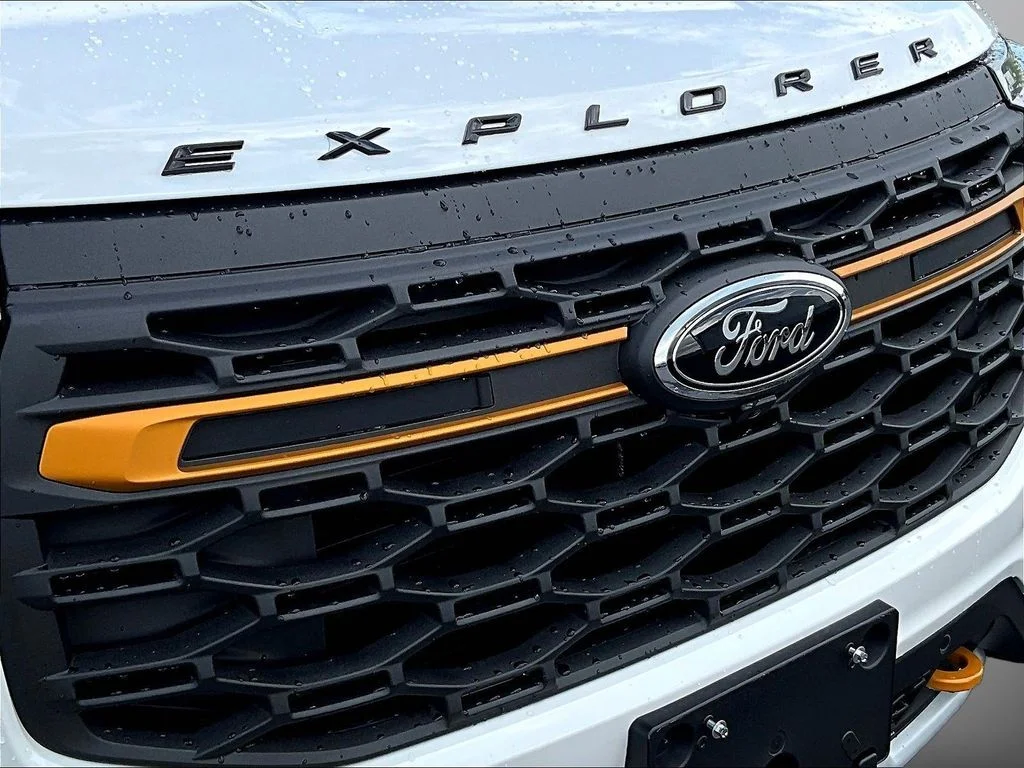 New 2026 Star White Metallic Tri-Coat Ford Tremor® image 33
