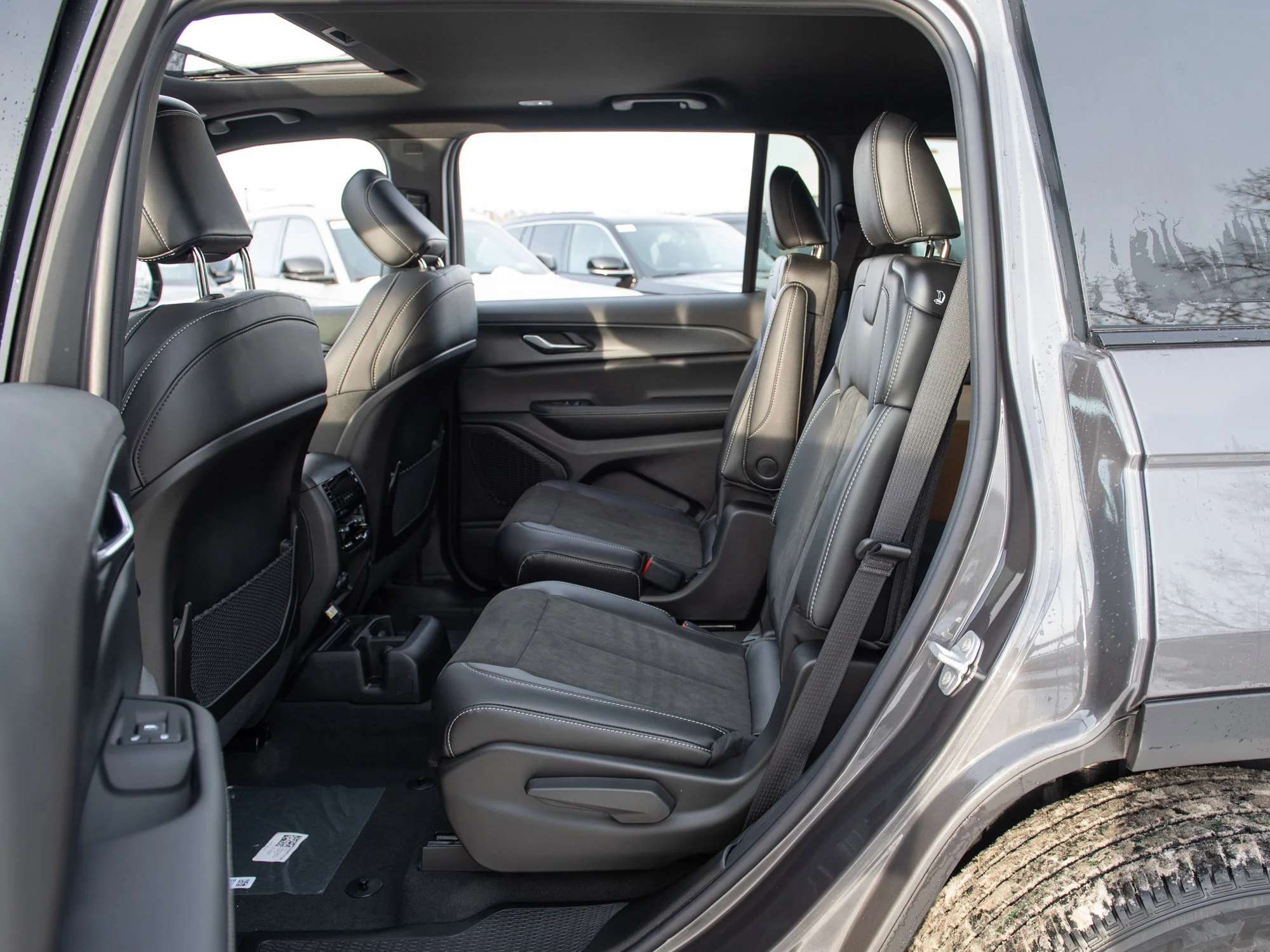 New 2025 Grey Jeep Altitude* image 20