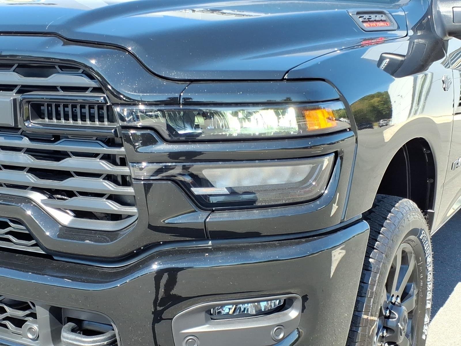 New 2027 Diamond Black Crystal Pearl-Coat Exterior Paint RAM Big Horn image 16
