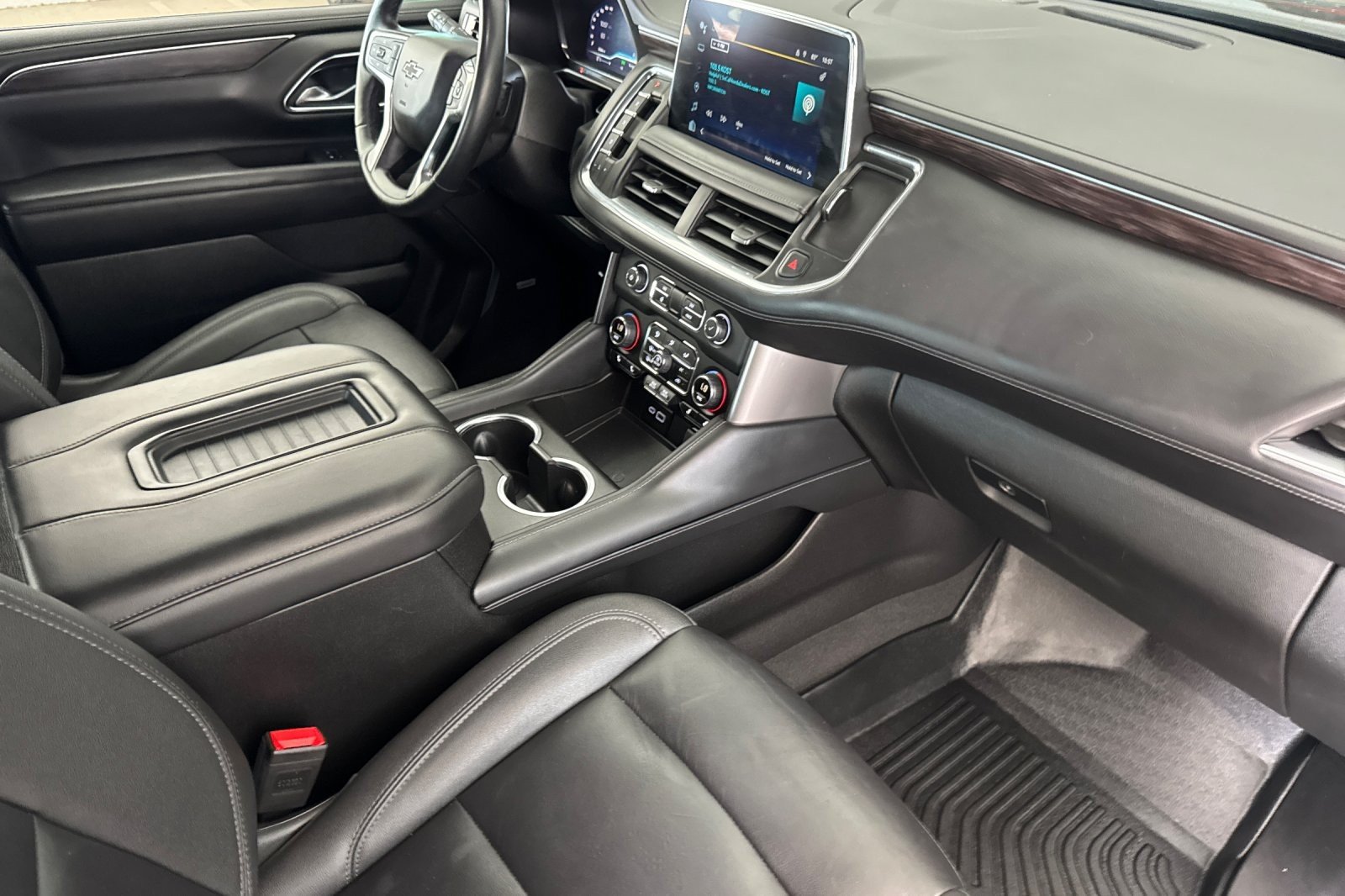 Used 2024 Black Chevrolet Z71 image 16