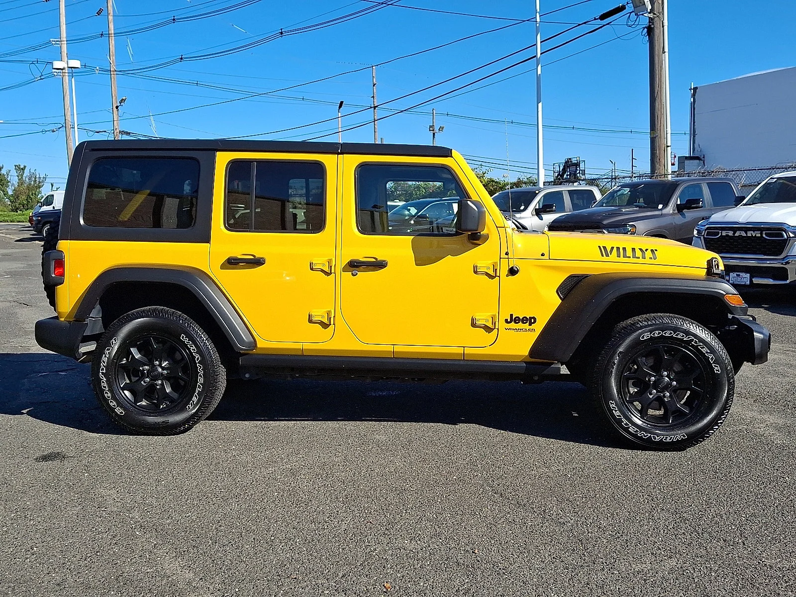 Certified Used 2021 Hellayella Clearcoat Jeep Unlimited Willys image 8