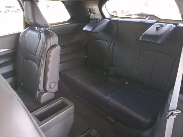 New 2026 2T RAD WHT INFINITI Sport AWD image 24
