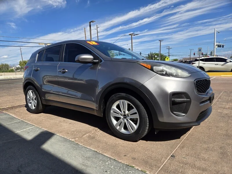 Used 2018 Mineral Silver Kia LX image 4