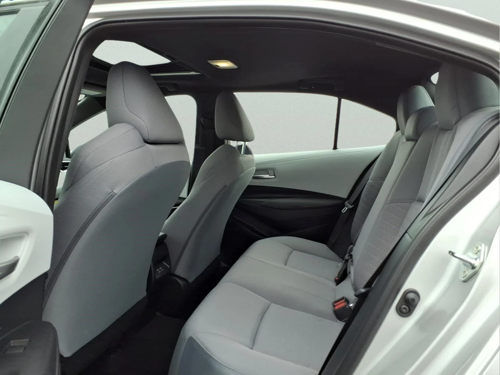 2025 Toyota Corolla SE - Photo 33