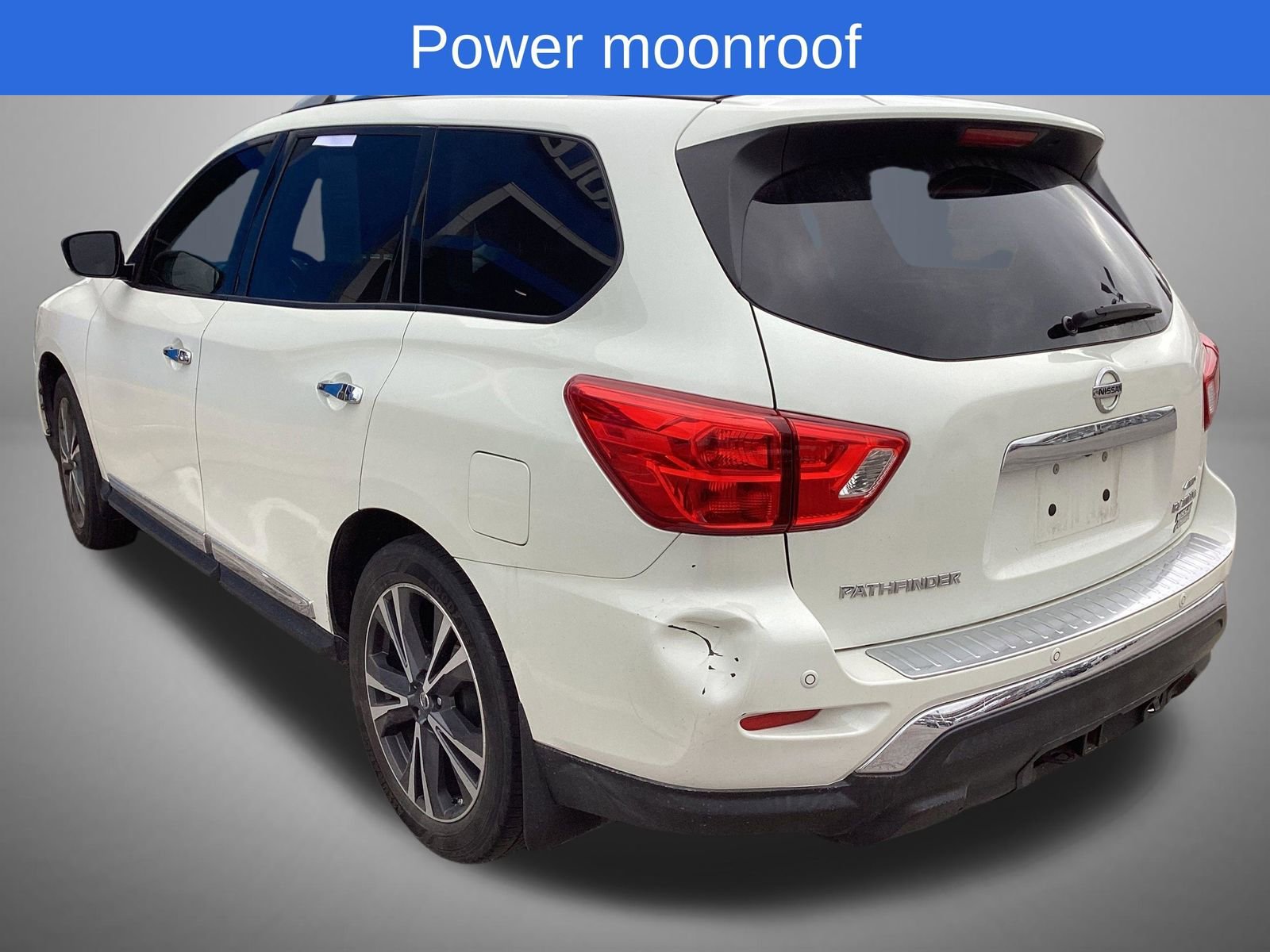 Used 2017 White Nissan Platinum image 3