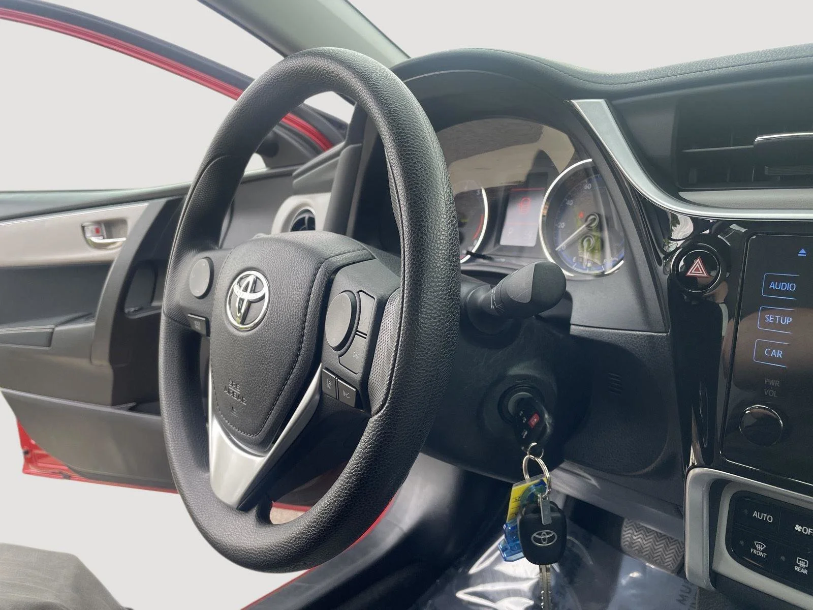 Used 2018 Barcelona Red Metallic Toyota LE image 23
