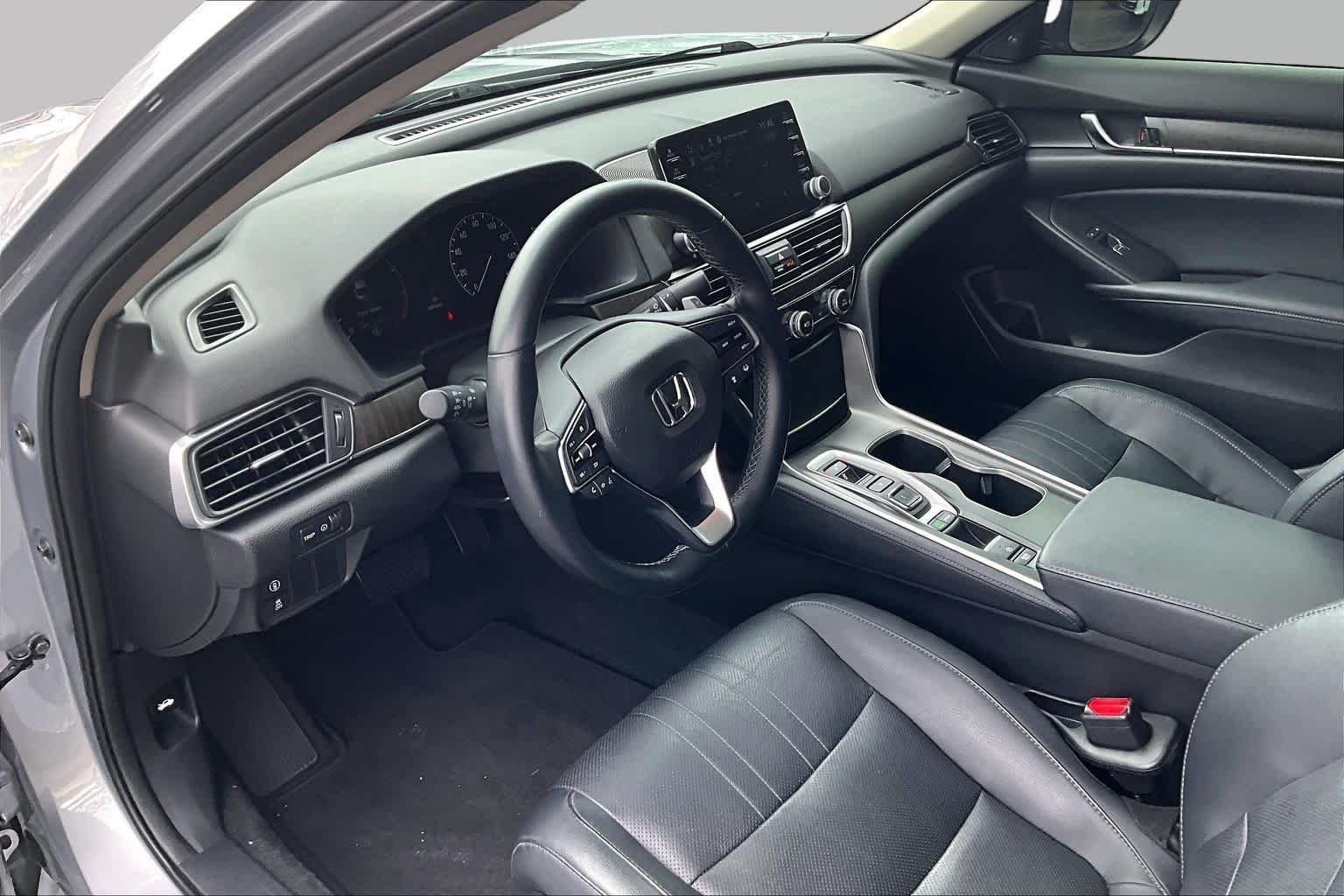 Used 2018 Lunar Silver Metallic Honda EX-L 2.0T image 18