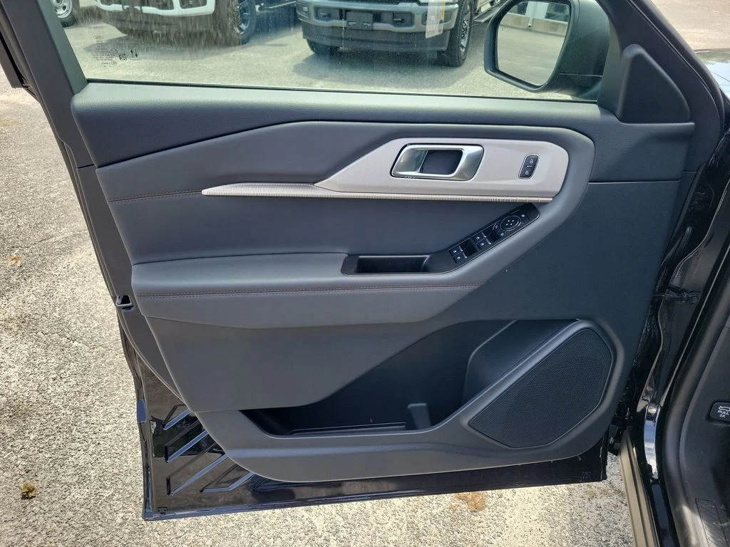 New 2026 Agate Black Metallic Ford Active image 15