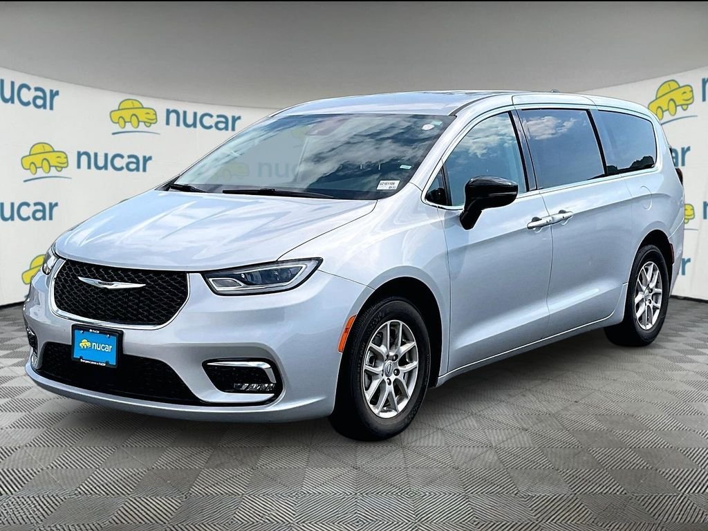 Used 2024 Silver Mist Clearcoat Chrysler Touring L image 3