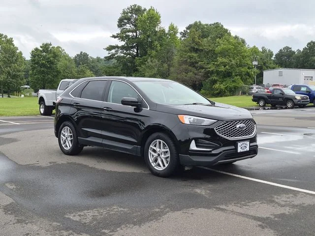 Used 2024 Black Ford SEL image 15