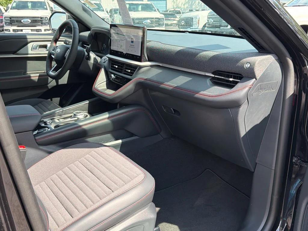 2026 Ford Explorer ST-Line - Photo 19