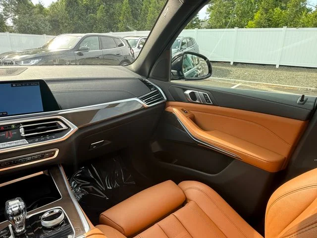 Used 2022 Black Sapphire Metallic BMW xDrive40i image 18