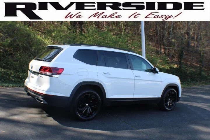 Used 2023 White Volkswagen 3.6L V6 SE w/Technology image 2