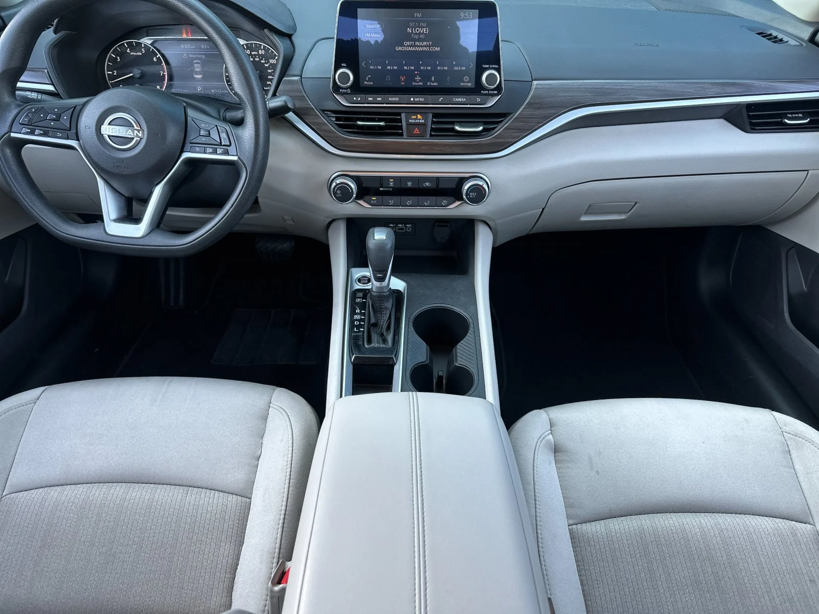 Used 2025  Nissan 2.5 SV image 13