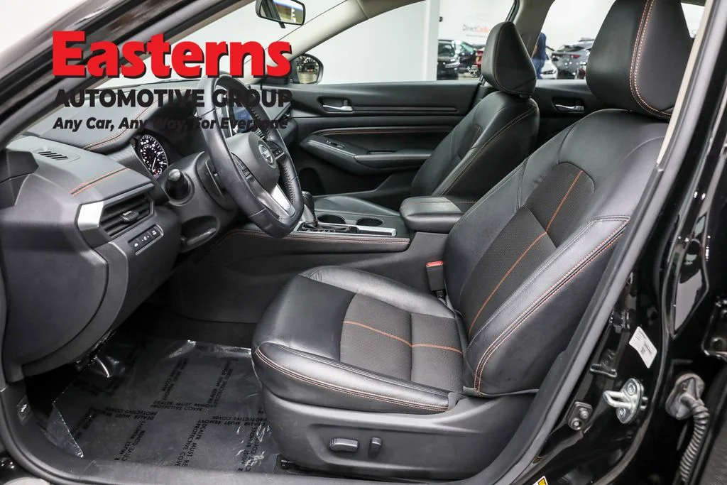 Used 2020 Black Nissan 2.5 SR image 13