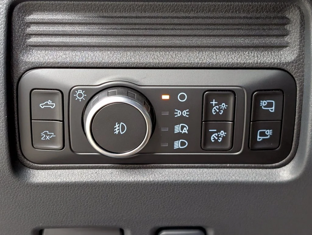 Certified Used 2025 Carbonized Gray Metallic Ford Lariat image 15