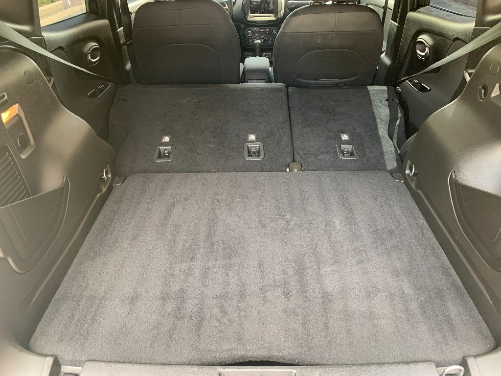Used 2021 Black Clearcoat Jeep Latitude image 18