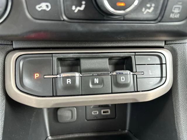 Used 2021 Green GMC Denali image 24