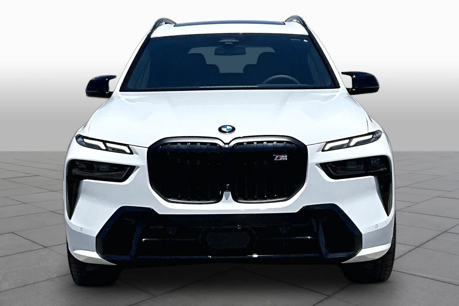 New 2027 Alpine White BMW M60i image 3