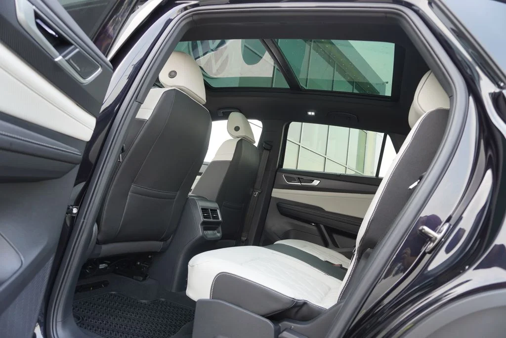 New 2026 Black Volkswagen 2.0T SEL Premium R-Line image 33