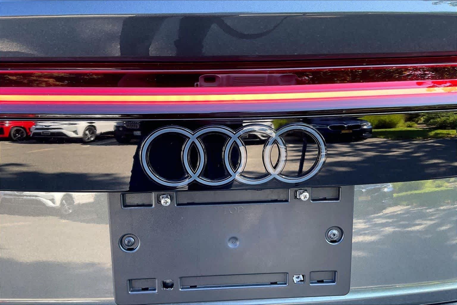 Used 2026 Daytona Gray Pearl Effect Audi Prestige image 32
