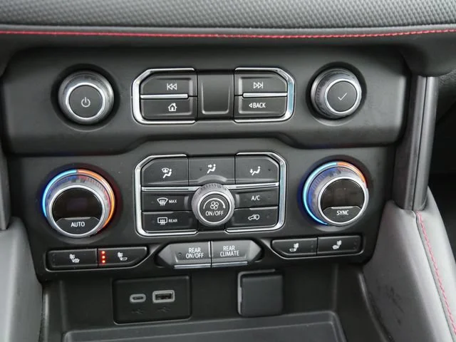 2023 Chevrolet Suburban RST - Photo 22