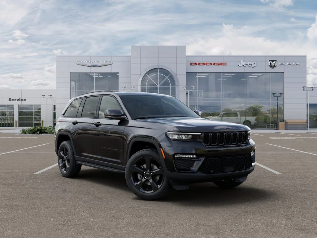 New 2025 Diamond Black Crystal Pearl-Coat Exterior Paint Jeep Limited image 5
