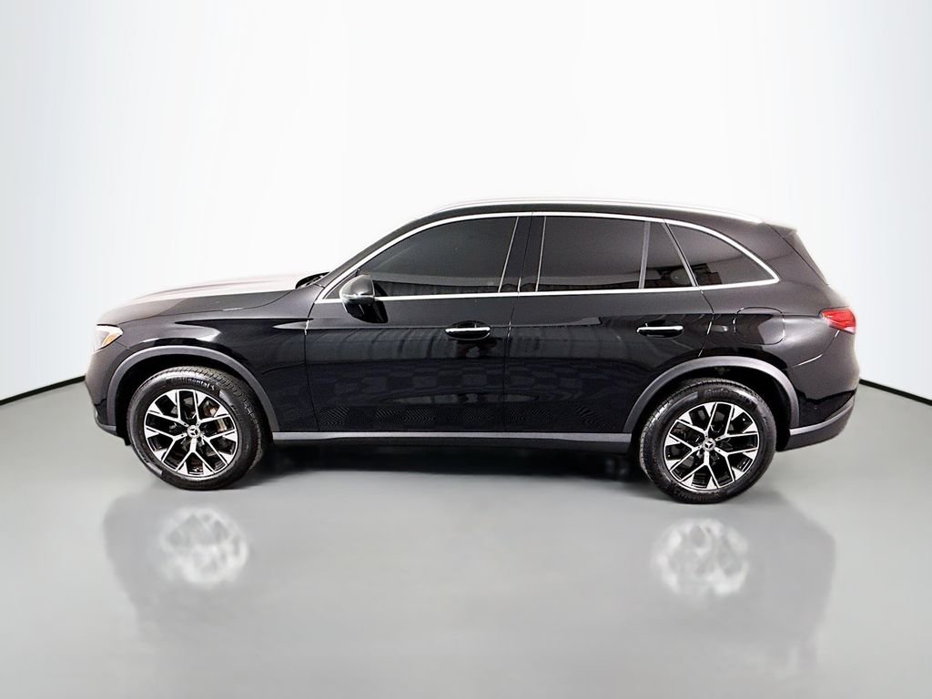 Used 2025 Black Mercedes-Benz GLC 350e image 4