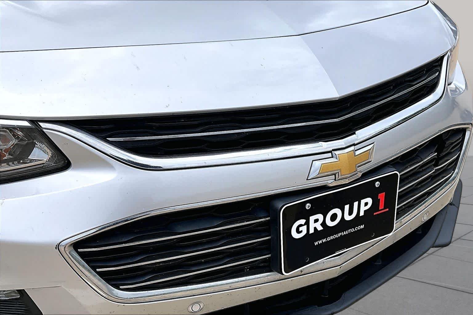 Used 2017 Silver Ice Metallic Chevrolet LT image 30