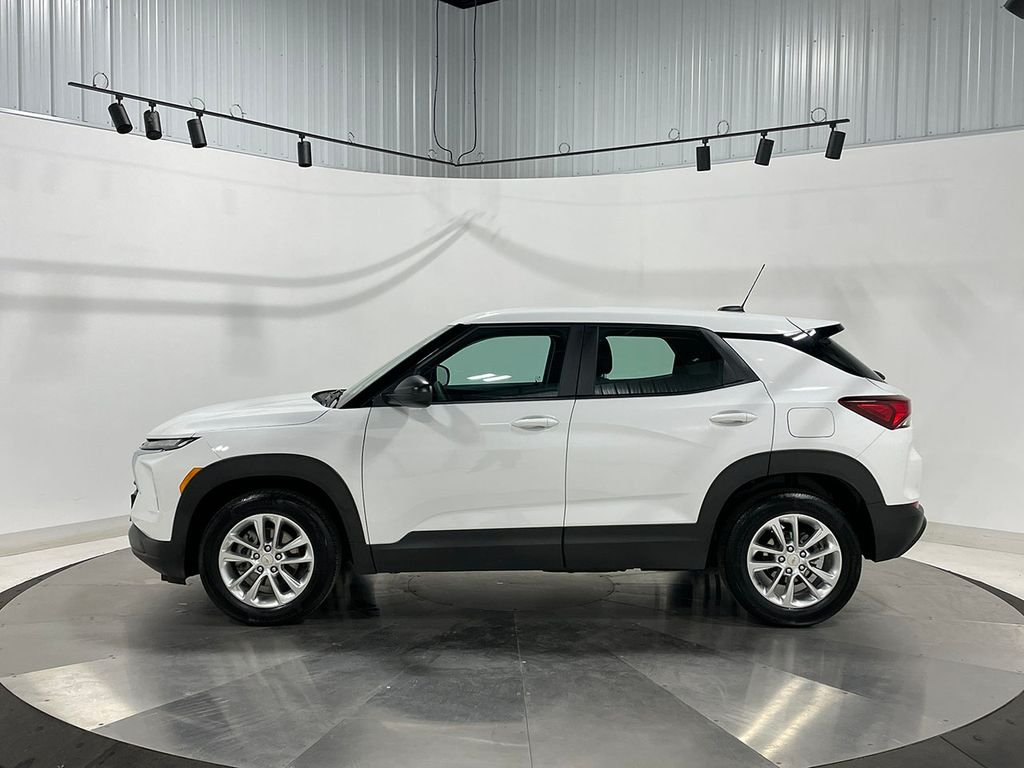 Used 2025 White Chevrolet LS image 14