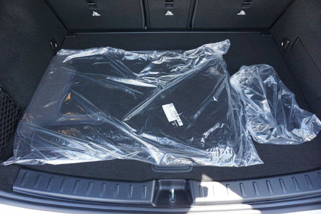 New 2026 Polar White Mercedes-Benz GLA 250 image 30
