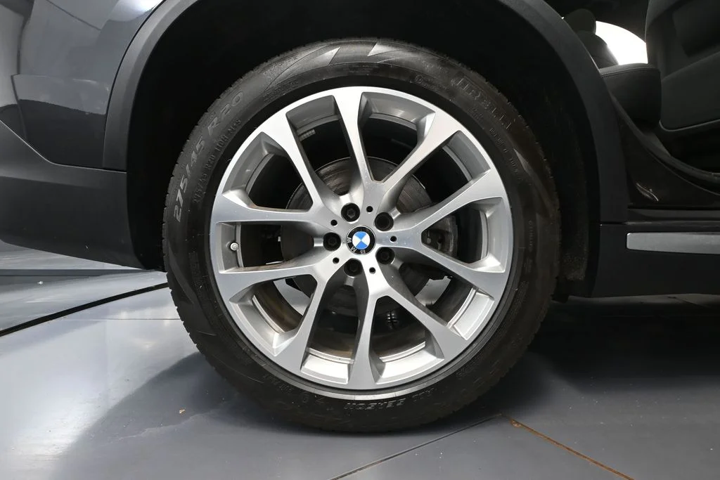 Used 2023 Gray BMW xDrive40i image 15