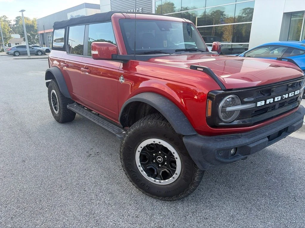 Used 2022 Hot Pepper Red Metallic Tinted Clearcoat Ford Outer Banks image 1