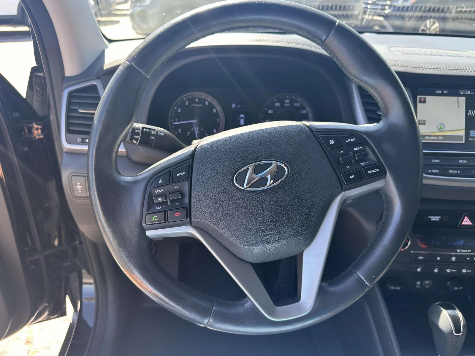 Used 2018 Black Noir Pearl Hyundai Limited image 14