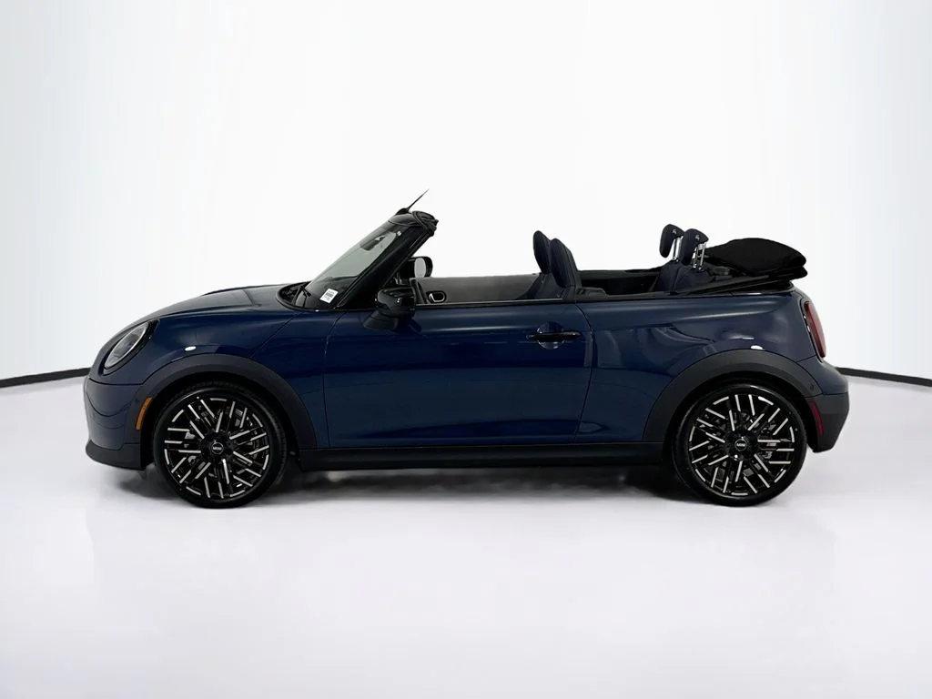 New 2026 Indigo Sunset Blue Metallic MINI Signature Plus image 8