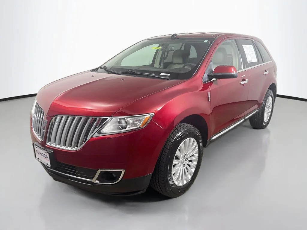 Used 2014 Ruby Red Metallic Tinted Clearcoat Lincoln Base image 3