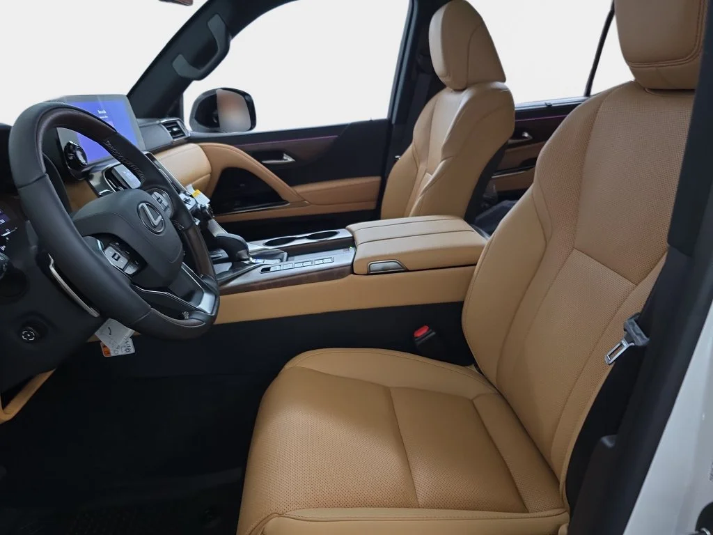 New 2026 Eminent White Pearl Lexus 700h Luxury image 15